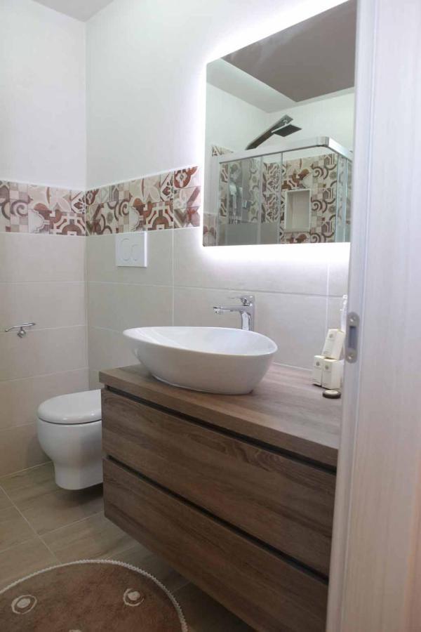 Afrodite Luxury Suite ヴェーリエ エクステリア 写真